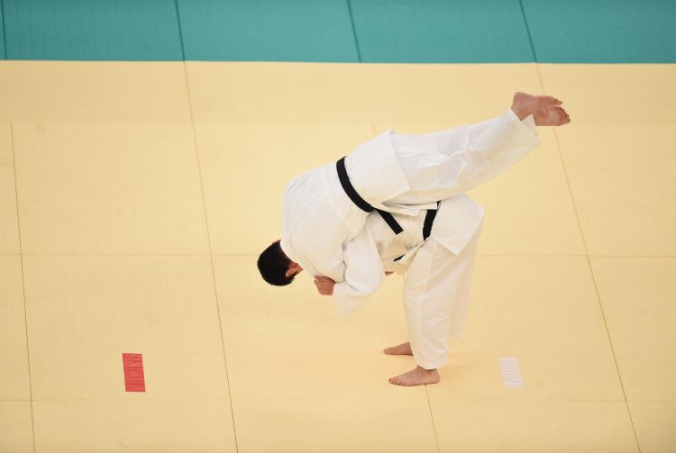 威少本赛季4次三双，次数仅次于约基奇和吉迪