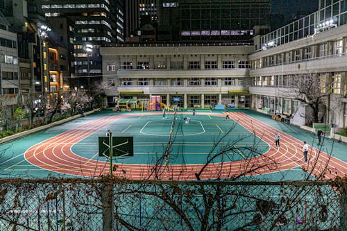 记者：曼城愿意冬窗外租18岁前锋桑加雷，安德莱赫特等队有意